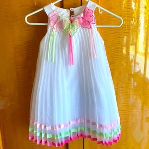 Beautiful pleated butterfly adorned tank Rare Editions dress.